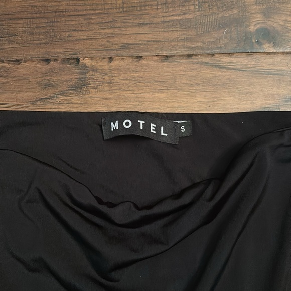 ✖️ Cinta Midi Skirt ✖️ - Picture 4 of 4